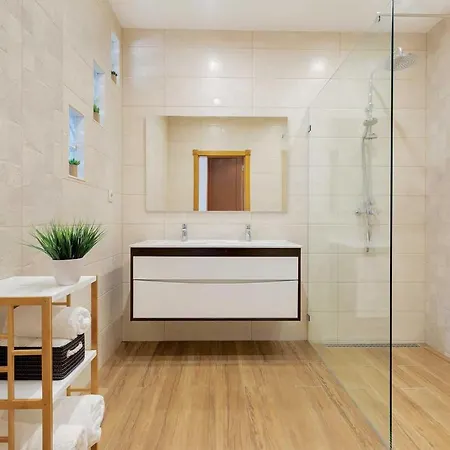 Carvoeiro Sleeps 8 Air Con Wifi Villa *