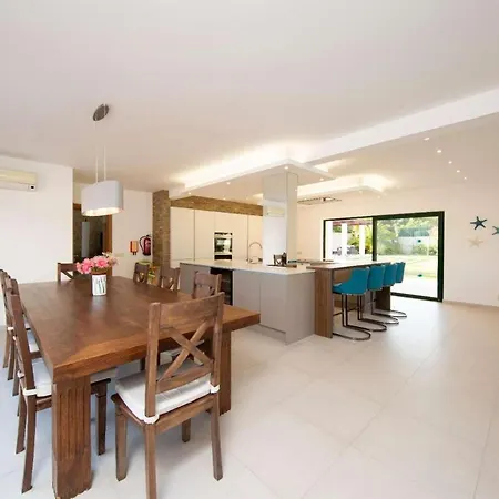 Villa Carvoeiro Sleeps 8 Air Con Wifi Carvoeiro (Lagoa)