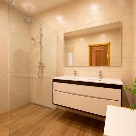 Villa Carvoeiro Sleeps 8 Air Con Wifi *